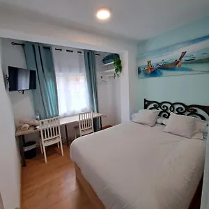 Barcelona Airport Mi Colibri Habitación en casa particular El Prat de Llobregat